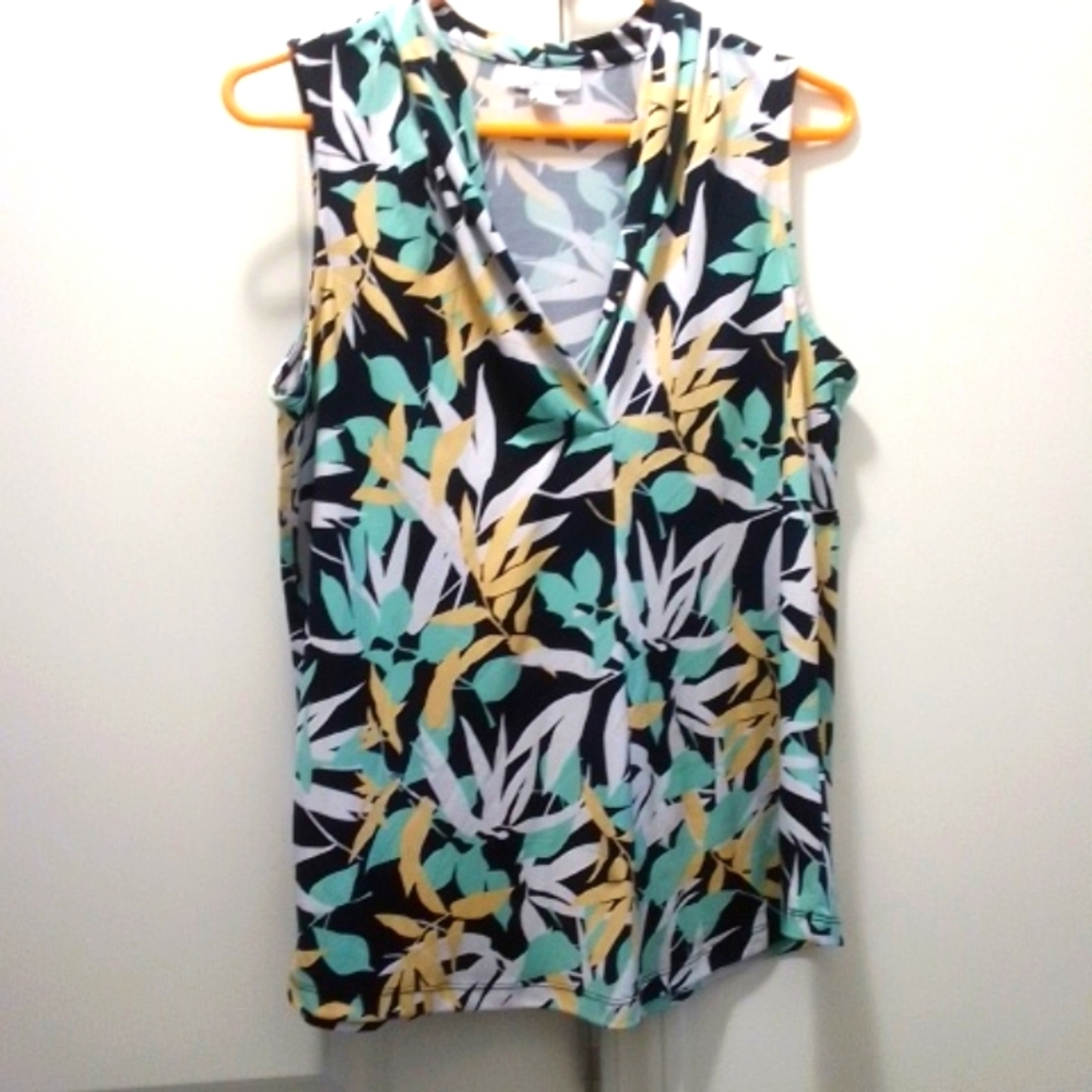 Cute sleeveless shell top